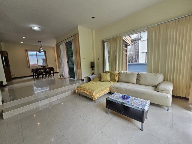 ขายถูก7.85ล.บ้านแมกไม้ ออเงิน วัชรพล หลังมุม รีโนเวทใหม่ ตกแต่งสวยพร้อมอยู่ 75 ตร.ว.