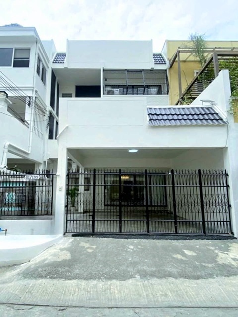 MRT พระราม 9 900 ม.ให้เช่าทาว์นโฮมสุดหรู 3ชั้น 49 ตร.วา 609 ตร.ม.พระราม 9 ซ.3-9 รัชดาภิเษก 2-4 