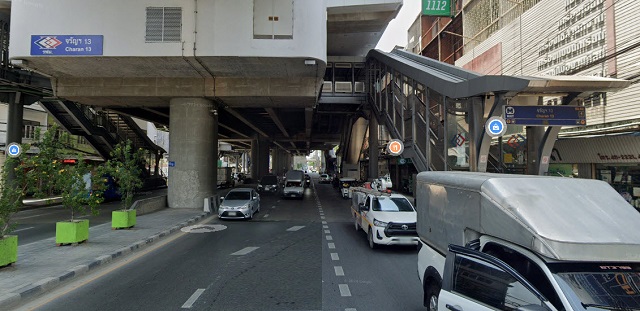 ให้เช่าอาคารพาณิชย์ 3 คูหาทะลุกัน MRT จรัญฯ 13 1กม  กว้างขวาง ทำเลดี จรัญฯ 13 เหมาะกับเป็นโกดังขนาดกลาง เก็บของสต็อก