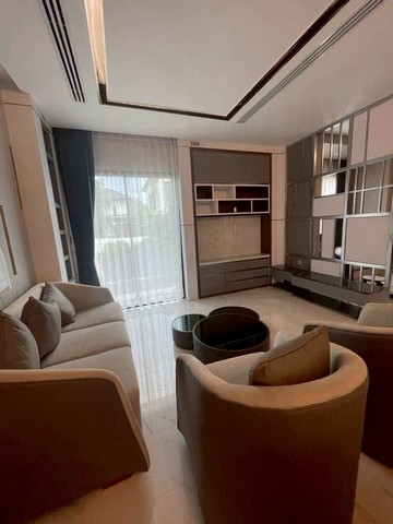 บ้านเดี่ยวหรู 2 ชั้น สไตล์โมเดิร์น บ้านปลอดฝุ่น โซนสันทราย