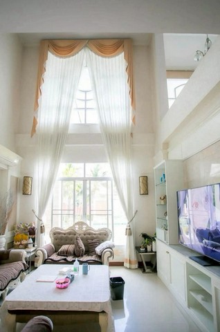 พูลวิลล่า 2 ชั้น ในโครงการ คุณภาพ พื้นที่กว้าง หนองจ๊อม สันทราย