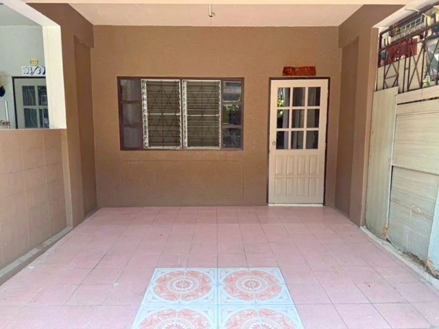 MRTบางอ้อ 1.6 กม.4 นอน 3 น้ำ ให้ ถ.บางกรวย-ไทรน้อย ม.มจพ. 2.5 กม. เช่าทาวน์เฮ้าส์ 3 ชั้น ตลาดสดศรีบางกรวย 1.5 กม.  สะพานพระราม 7