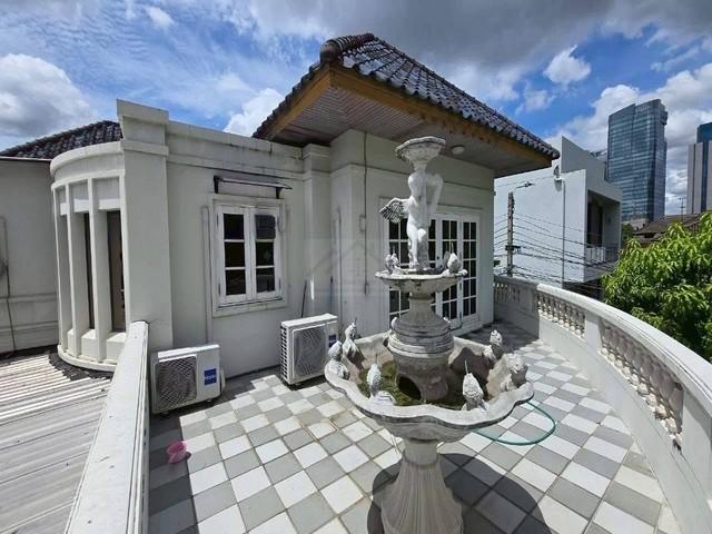 P1128 ให้เช่าบ้านเดี่ยว ซอยลาดพร้าว 10 ใกล้ห้าแยกลาดพร้าว ขนาด 200 ตรว. ใกล้ MRT พหลโยธิน ที่จอดรถ 10 คัน ทำเลดีมาก