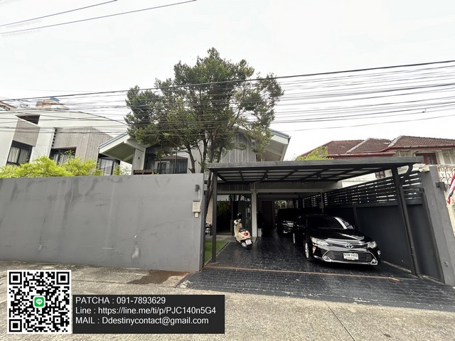  ขายบ้านเดี่ยวสไตล์โมเดิร์น ทำเลใจกลางสุขุมวิท65  เข้าออกสะดวกทั้ง ซอยเอกมัย10 และปรีดีพนมยงค์ 15 (สุขุมวิท 71) บ้านสวยร่วมสมัย ตกแต่งพร้อมเฟอร์นิเจอร์ครบครัน พร้อมเข้าอยู่ได้ทันที ที่ตั้ง: สุขุมวิท 65 เนื้อที่: 86 ตารางวา พื้นที่ใช้สอย: 450 ตารางเมตร บ้านเดี่ยว 2 ชั้น 4ห้องนอน, 4ห้องน้ำ, ห้องแม่บ้าน (แยกส่วน), ห้องครัวไทย, ห้องเก็บของ ราคาพิเศษ: เพียง 42,000,000 บาท เท่านั้น!_______________