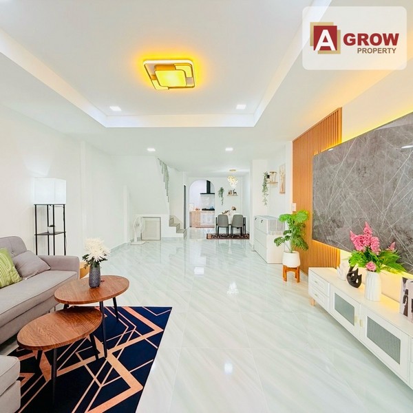 หมู่บ้านรัชธานี 6 ซอยสายไหม 56/2 ถนนเมน บ้านรีโนเวทใหม่ทั้งหลัง ตกแต่งครบพร้อมเข้าอยู่