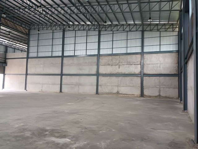 ให้เช่าโกดัง 1,010 ตร.ม.  ตารางเมตร มีออฟฟิศ 2 ชั้น เทพารักษ์ กม .24 หลังนิคมบางพลี รถคอนเทนเนอร์เข้าได้