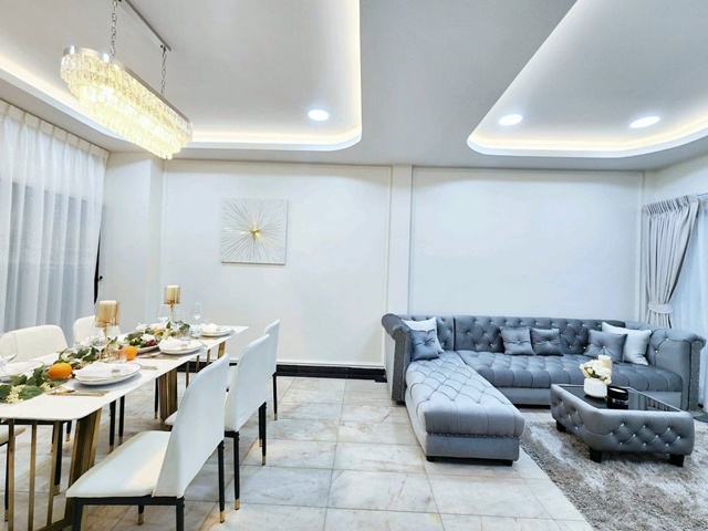 MRT พระราม 9 900 ม.พระราม 9 ซ.3-9 รัชดาภิเษก 2-4 ให้เช่าทาว์นโฮมสุดหรู 3ชั้น 48 ตร.วา 600 ตร.ม.