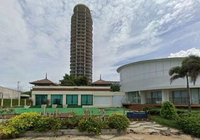 ขายที่ดินพร้อมสิ่งปลูกสร้าง ติดชายหาดนาจอมเทียน พัทยา ชลบุรี FP-L01188