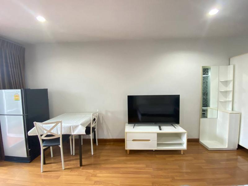 Regent Home 22 private comfortable clean 7th floor BTS On Nut