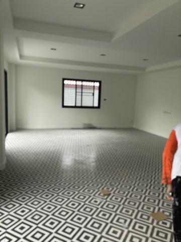 ให้เช่าอาคารพาณิชย์  4 ชั้น 400 ตร.ม. ซอย 20 มิถุนา ใกล้ MRT สุทธิสาร (จดทะเบียนได้)