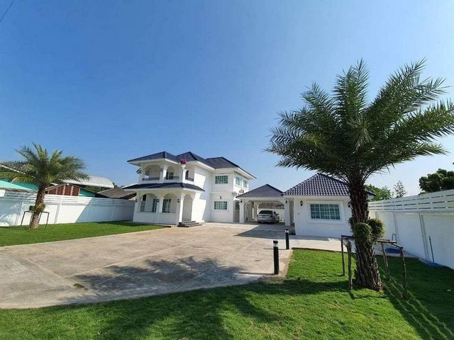 ขายบ้านหรูขนาดใหญ่ ในอำเภอสันป่าตอง จังหวัดเชียงใหม่ เนื้อที่ 180 ตารางวา