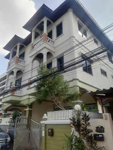 ให้เช่าบ้านแฝด3ชั้นซอยพหลโยธิน19วิภาวดีรังสิต28ใกล้MRพหลโยธินBTSลาดพร้าวรร.หอวังพร้อมอยู่ ใช้ที่อยู่จดทะเบียนได้