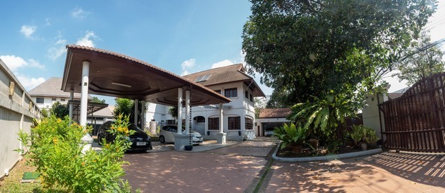 ขายบ้านเดี่ยว 256ตร.ว. ใกล้ห้างแฟชั่นไอส์แลนด์ และ เดอะมอลล์ บางกะปิ หมู่บ้านนวธานี (ซอยเสรีไทย 59)เพียง  5 นาที ถึงทางด่วนวงแหวนกาญจนาภิเษก