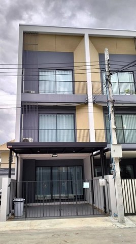 ให้เช่าทาวโฮม3ชั้น ใกล้ BTS สายสีชมพู ใกล้  แฟชั่นไอซ์แลนด์  โลตัสมีนบุรี   หลังมุม โครงการ หมู่บ้าน นลินอเวนิวพลัส 