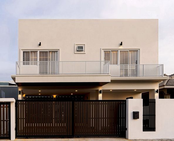 ขายพร้อมผู้เช่า 9.5 ล้าน สารภี บ้าน 2 ชั้น สไตล์โมเดิร์น น้ำไม่ท่วม รับรายได้เดือนละ60,000 บาท (สัญญาหมด มี.ค. 69) 10 นาที ถึงสนามบิน