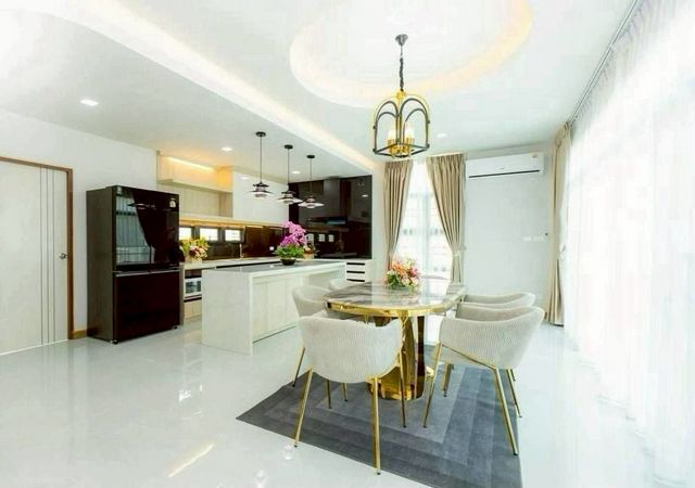 โซนสันกำแพง พูลวิลล่าสวย 8.29 ล้าน บ้าน 2 ชั้น #สไตล์โมเดิร์น สุดยอดทำเลทองกลางย่านเศรษฐกิจสันกำแพง เดินทางสะดวกทุกเส้นทาง