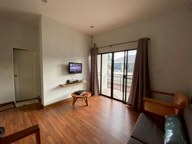 ขาย 3.5 ล้าน #โรยัลวิล #หางดง 106 ตรว. บ้านเดี่ยวพร้อมที่ดิน ใกล้กาดฝรั่ง มีพื้นที่เปล่าต่อเชื่อมกับตัวบ้าน สามารถสร้างต่อเติมหรือทำสวนได้