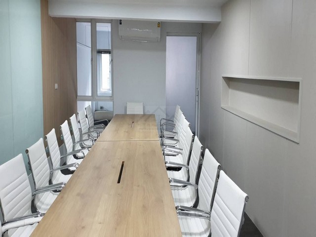 ให้เช่าโฮมออฟฟิศ 4.5 ชั้น 500 ตรม. ติดถนนพระราม 9 ปากซอย 49 ใกล้เดอะไนน์พระราม9 แต่งครบ พร้อมใช้