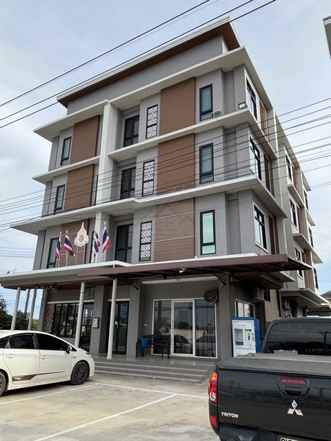 ขายอพารท์เมนท์ 4 ชั้น เนื้อที่ 307.4 ตรว. พร้อมร้านอาหาร ร้านค้า ย่านลาดกระบัง ใกล้เจ้าคุณทหารลาดกระบัง 