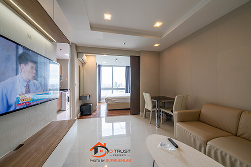 ให้เช่า คอนโด เดอะ เมโทรโพลิส สำโรง อินเตอร์เชนจ์ เนื้อที่ 35 ตร.ม. ชั้น 23 ตึก A 1ห้องนอน 1ห้องน้ำ วิวเมือง ห้องสวย สภาพดี มีเฟอร์ฯ โครงการอยู่ติด BTS สำโรง การเดินทางสะดวก พร้อมอยู่อาศัยได้เลย.เงื่อนไขราคาเช่า : 11,900บาท / เดือน (รวมค่าส่วนกลาง)(สัญญาเช่าขั้นต่ำ 1ปี = จ่ายเงินประกัน 2เดือน / ค่าเช่าล่วงหน้า 1เดือน)#บริษัทบริการรับฝากขายเช่าอสังหาริมทรัพย์#บริษัทบริการรับถ่