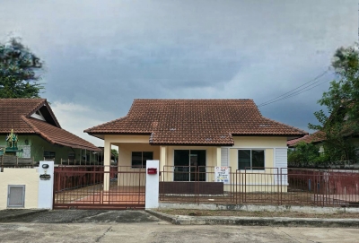 ขายบ้านเดี่ยว เค.ซี.สุวินทวงศ์2 (K.C. suwinthawong2) พื้นที่68ตารางวา สภาพดี  หน้าโครงการ ตรงข้ามสวน 