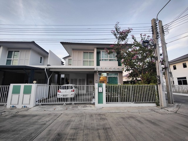 HR2795ให้เช่าบ้านแฝด 2 ชั้น หมู่บ้านเทรนดี้ ธารา บางนา ( กม.16) เฟอร์ครบพร้อมอยู่ เดินทางสะดวกใกล้ทางด่วน