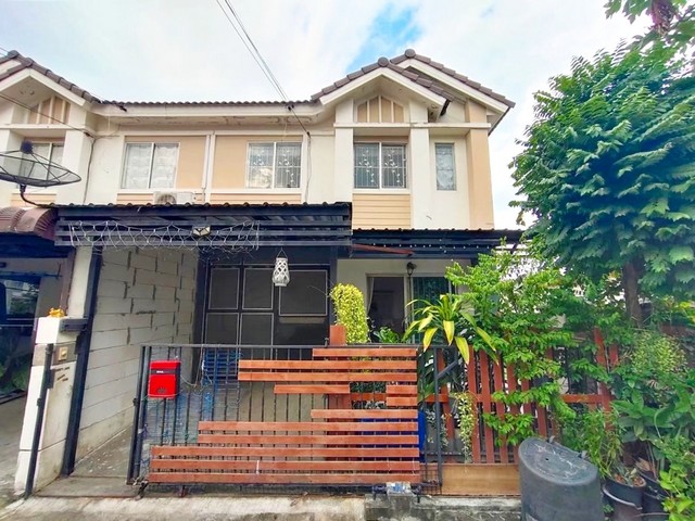 ทาวน์เฮ้าส์ 2 ชั้น หมู่บ้าน พฤกษา 71 กรุงเทพ – ปทุมธานี  (หลังริม) 