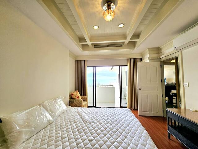 ขาย คอนโดหรูติดทะเลจอมเทียน  โครงการ The Riviera Jomtien