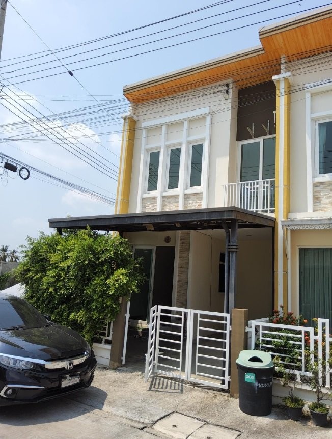 ขายทาวน์เฮ้าส์มือสองหนองแขม กรุงเทพมหานคร โครงการ โกลเด้นทาวน์ เพชรเกษม