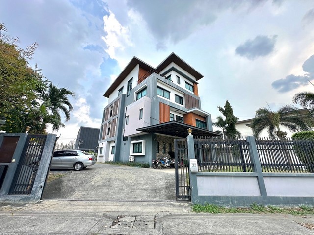   ให้เช่าโฮมออฟฟิศ 4 ชั้น 363 ตร.วา จอดรถ 50 คัน  ซ.รามอินทรา 5 แยก 9 | ใกล้ BTS วัดพระศรีมหาธาตุ