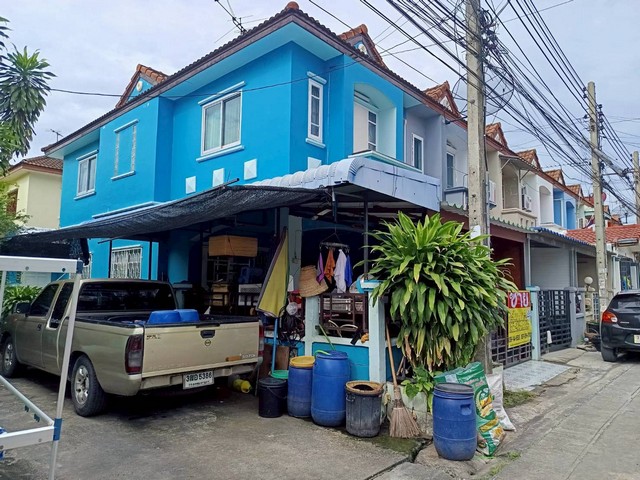 ขาย ทาวน์เฮ้าส์ หมู่บ้าน เคซี 1 ซอย 3 หลังมุม ถ.หทัยราษฎร์ 39   ZJ174