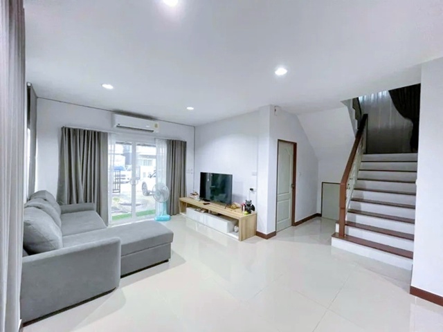 โลตัส หนองจอก 1.2 กม.MRTสุวินทวงศ์ ปล่อยเช่าบ้าน 2 ชั้น หลังริม 4นอน ถ.มิตรไมตรี 49ตร.วา.189 ตร.ม.