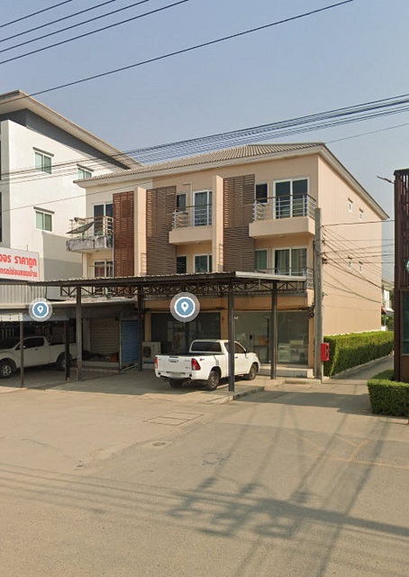 ทำเลเยี่ยม  8 น้ำ  MRT คลองบางไผ่ 4.6 กม.บ้านกล้วย-ไทรน้อย 2.3 กม.ให้เช่าอาคารโชว์รูม 3 ชั้น 2 คูหา 40 ตร. วา. 490 ตร.ม. 6 นอน