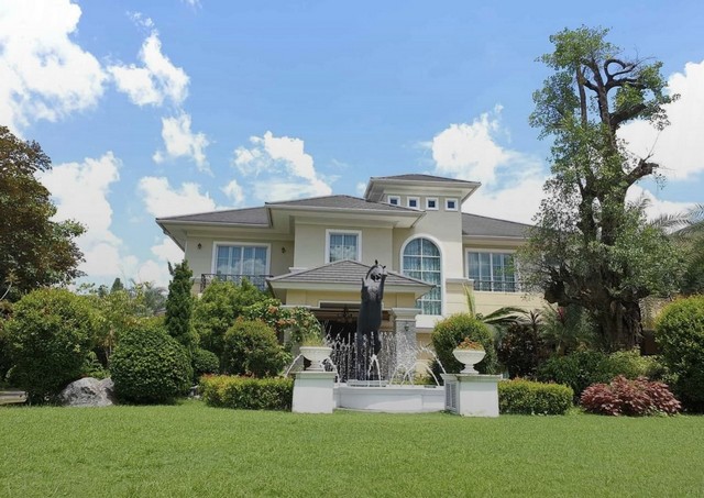 ขายคฤหาสน์หรู 2 ชั้น โซนสุเทพ เชียงใหม่ 940 ตร.วา 4 อาคาร ทำเลดี วิวภูเขา พร้อมอยู่ ลดราคา