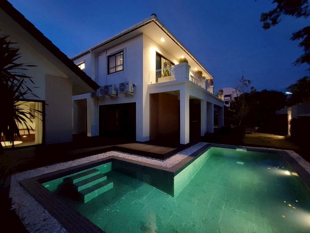 พูลวิลล่าสุดหรู มี 2 หลังในพื้นที่เดียวกัน แปลงหัวมุม สันทราย 