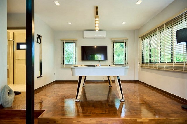 พูลวิลล่าสุดหรู มี 2 หลังในพื้นที่เดียวกัน แปลงหัวมุม สันทราย