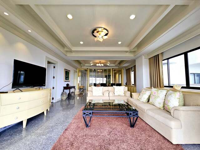 ขาย หรือ เช่า Beach Villa Viphavadi     คอนโดหรูริมทะเล นาจอมเทียน