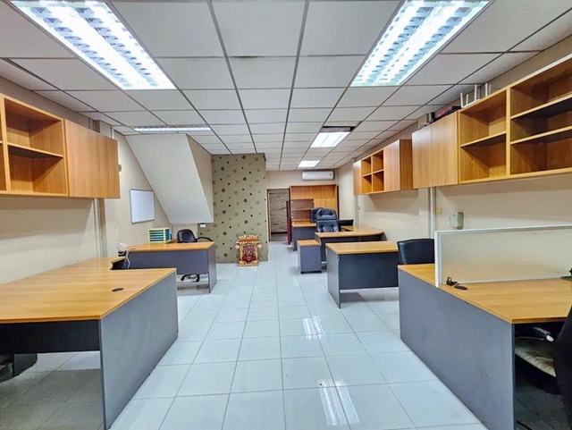 ARLลาดกระบัง 585ม. ร่มเกล้า 50-60 ให้เช่าโฮมออฟฟิศ 2 ชั้น สำนักงาน 30ตร.วา. 240ตร.ม. 3 นอน รร.สารสาสน์วิเทศ ร่มเกล้า 2 กม.ทำเลใกล้สนามบิน