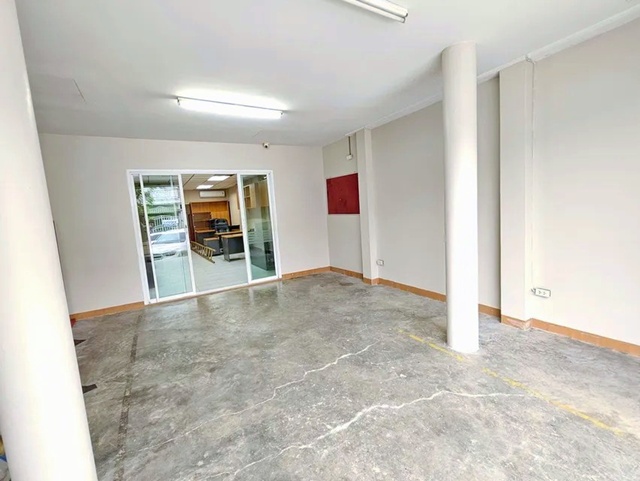 ARLลาดกระบัง 585ม. ร่มเกล้า 50-60 ให้เช่าโฮมออฟฟิศ 2 ชั้น สำนักงาน 30ตร.วา. 240ตร.ม. 3 นอน รร.สารสาสน์วิเทศ ร่มเกล้า 2 กม.ทำเลใกล้สนามบิน