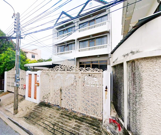  รักสัตว์ ใหญ่มาก 5 นอน BTS บางจาก1.58 กม.สุขุมวิท 91-95 ให้เช่า-ขาย ทาวน์โฮม 3 ชั้น หลังใหญ่ 35 ตร.วา. 385 ตร.ม. 5น้ำ  พึ่งมี35-42  