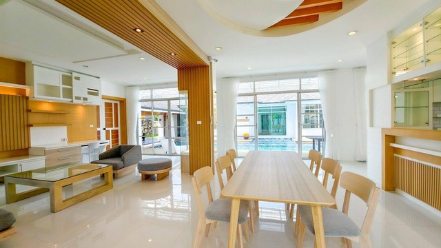 For Sales : Chalong, Luxury Pool Villa, 6 Bedrooms 7 Bathrooms