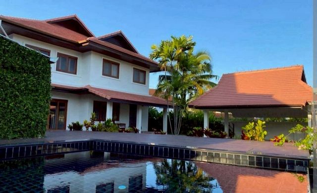 บ้านหรูสวย ให้เช่า 85,000 บาท/เดือน ขาย 16 ล้าน  #อำเภอเมือง ดีไซน์ใหม่ ทันสมัย พร้อมเข้าอยู่ได้เลย เดินทางสะดวก บรรยากาศส่วนตัว