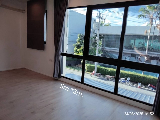 ให้เช่าทาวโฮม3ชั้น โครงการโคราซอน ประชาชื่น  อยู่ติดถนนเลียบคลองประปา เดินทาง สะดวกย่าน งามวงศ์วานและแจ้งวัฒนะ