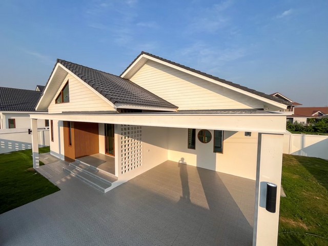 บ้านสั่งสร้างสไตล์มินิมอล หางดง เชียงใหม่ บ้านสั่งสร้าง สไตล์มินิมอล  หางดง เชียงใหม่**เริ่มต้นเพียง 2.5 ล้านบาท   ฟรีโอน!** บ้านใหม่พร้อมที่ดิน สร้างตามใจคุณดีไซน์เรียบง่าย อบอุ่น เหมาะทั้งอยู่อาศัยและปล่อยเช่าเพื่อการลงทุน???? ทำเลดี โซนหางดง เดินทางสะดวก ใกล้เมืองเชียงใหม่???? รายละเอียดบ้าน: ขนาดที่ดิน 50 ตารางวา 3 ห้องนอน  2 ห้องน้ำ 1 ห้องครัว  2 ที่จอดรถ เลือก “สี