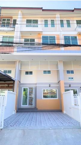 ให้เช่าทาวน์โฮม 4 ชั้น 200 ตร.ม. ซอยนวมินทร์ 77 ใกล้เดอะมอลล์บางกะปิ (รีโนเวทใหม่)