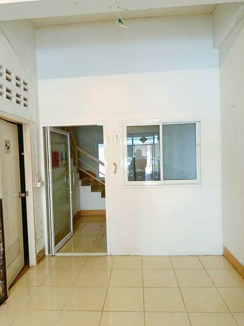 ตรงข้าม ม.ราชภัฎเชียงราย ให้เช่าตึกแถว 2 ชั้น 36 ตร.วา. 152 ตร.ม. 2 นอน เมกาโฮม เชียงราย 1.5 กม.ทำเลดี 2 น้ำ ตลาดสดบ้านดู่ 2 กม.