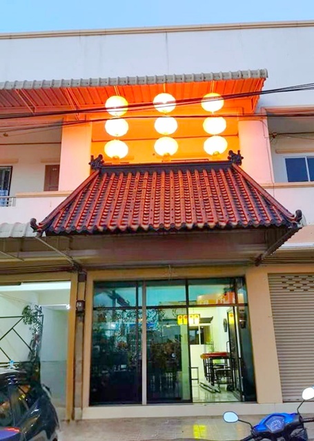 ตลาดสดบ้านดู่ 2 กม. เมกาโฮม เชียงราย 1.5 กม.ให้เช่าตึกแถว 2 ชั้น 38 ตร.วา. 158 ตร.ม. ตรงข้าม ม.ราชภัฎเชียงราย2นอน ทำเลดี 2 น้ำ 