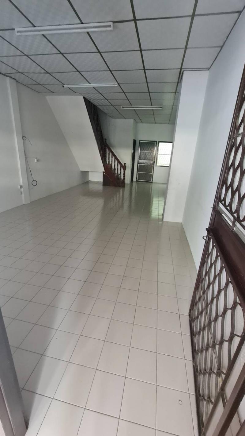 ให้เช่าด่วน townhome - area 18 sq.wa 0 ngan 0 Rai 2ห้องนอน2BATHROOM   มือสอง