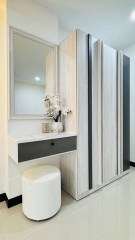 คอนโดพัทยารุ่งฟ้า ฝั่งทะเลติดถนนสุขุมวิท พัทยากลาง แถมฟรีเฟอร์นิเจอร์และเครื่องใช้ไฟฟ้าครบครัน