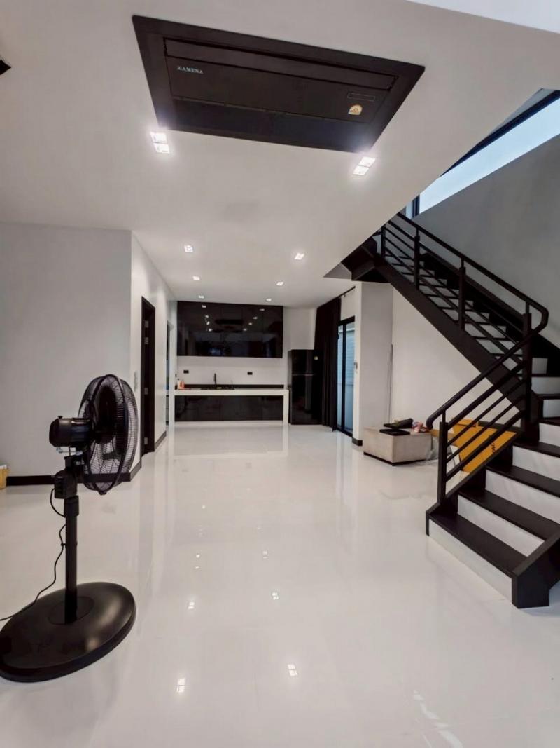 บ้านเดี่ยวสร้างใหม่ 3 ชั้น310 ตร.ม. | 5 ห้องนอน Town in Town (เลียบด่วน)